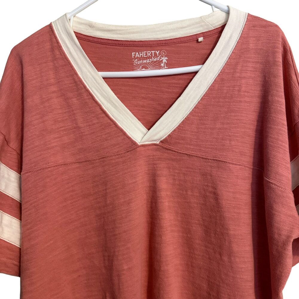 Faherty - Women's Pink & Ivory Organic Cotton V-Neck T-Shirt Large
